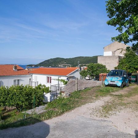 Strma Apartments Вис Екстериор снимка