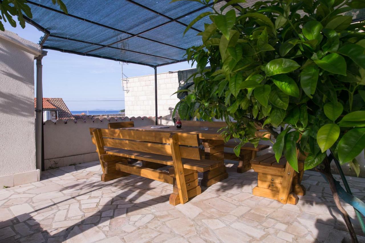 Strma Apartments Вис Екстериор снимка