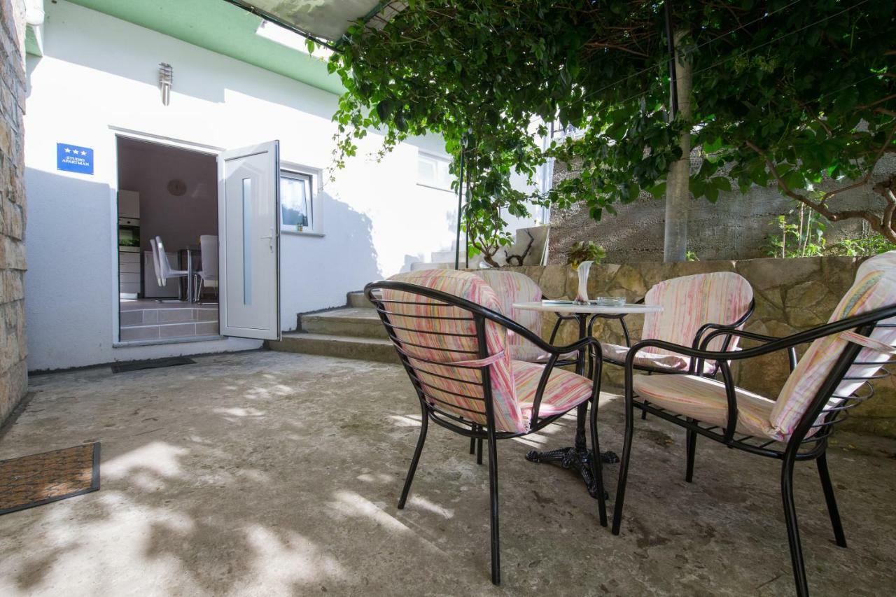 Strma Apartments Вис Екстериор снимка