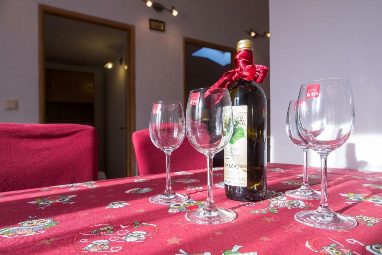 Strma Apartments Вис Екстериор снимка